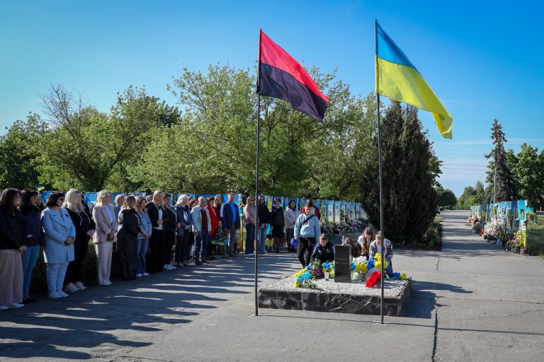 Детальніше про статтю У Нетішинській міській територіальній громаді відбулися заходи з вшанування пам’яті полеглих у Другій світовій війні